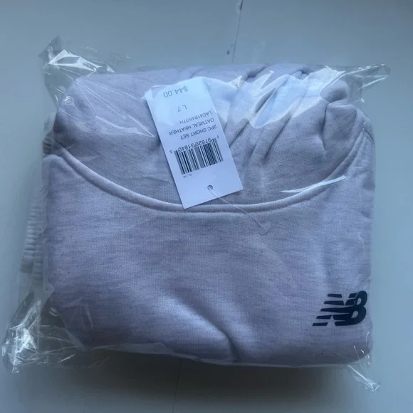 New Balance Hoodie and Shorts Set - Picture 11 of 11